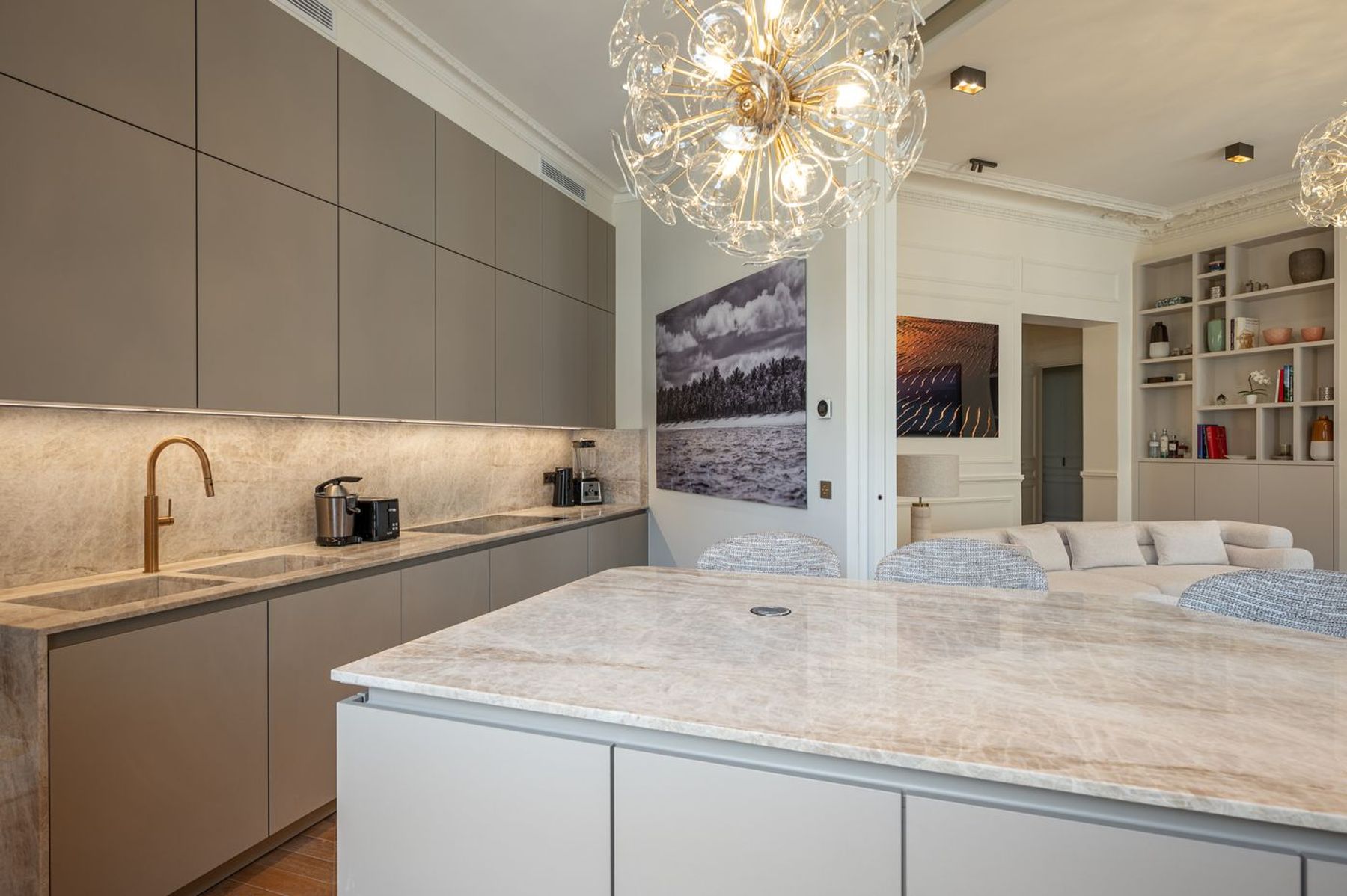Apartment Montaigne villa photo.